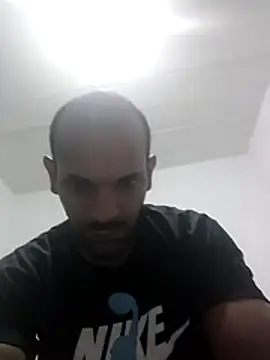 Snapshot of marcelo22kkkk chatting on May 9, 2:28 am marcelo22kkkk online show from May 9, 2:28 am