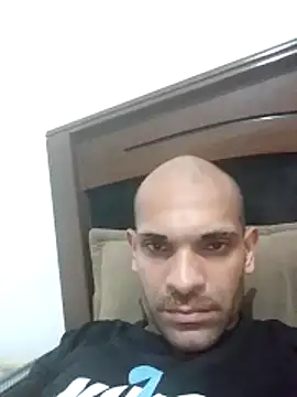 Snapshot of marcelo22kkkk chatting on May 18, 12:51 am marcelo22kkkk online show from May 18, 12:51 am