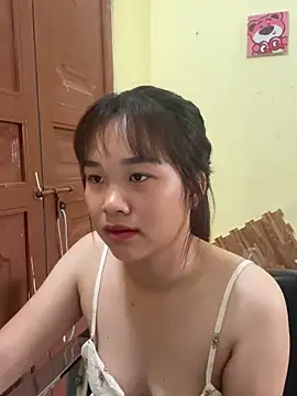 Snapshot of Lili_019 chatting on May 18, 7:03 am Lili 019 online show from May 18, 7:03 am