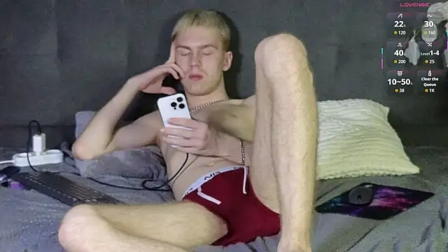 Snapshot of Tommy_CrashXXX chatting on July 8, 12:15 am Tommy CrashXXX online show from July 8, 12:15 am