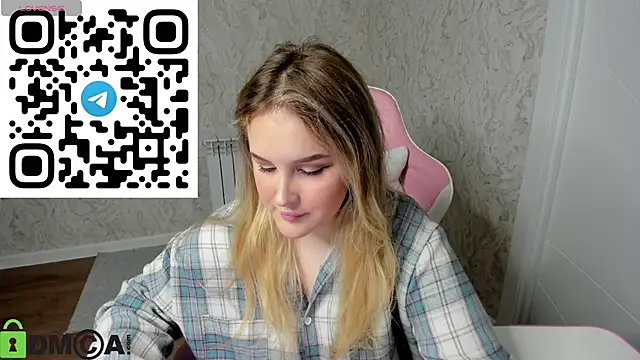 Stacey Dawson online show from May 27, 9:17 am