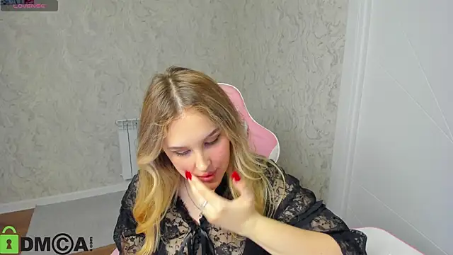 Stacey Dawson online show from May 28, 9:06 am