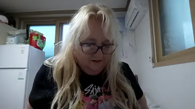Monalissa729 online show from May 17, 10:22 am