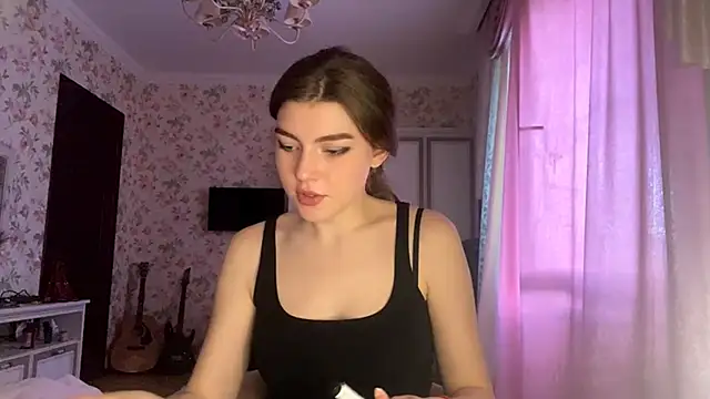 MollyAdersons online show from May 20, 2:12 pm