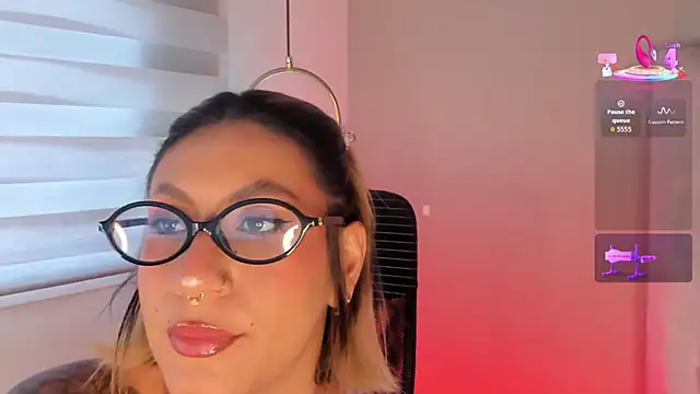 Snapshot of ValkaDoll chatting on July 12, 1:35 pm ValkaDoll online show from July 12, 1:35 pm