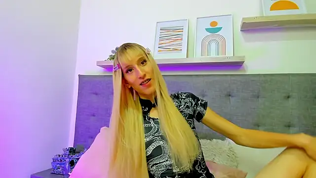 Snapshot of mimi_theblondie chatting on May 14, 5:25 am mimi theblondie online show from May 14, 5:25 am