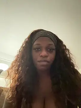 Snapshot of BlaqueBarbee chatting on May 17, 2:20 am BlaqueBarbee online show from May 17, 2:20 am