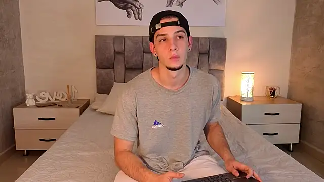 Snapshot of isaacblaze_ chatting on May 22, 3:57 am isaacblaze online show from May 22, 3:57 am