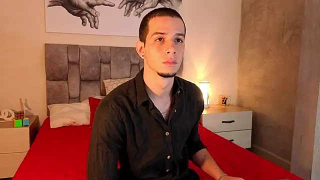 Snapshot of isaacblaze_ chatting on May 24, 4:06 am isaacblaze online show from May 24, 4:06 am