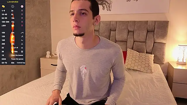 Snapshot of isaacblaze_ chatting on May 31, 4:42 am isaacblaze online show from May 31, 4:42 am