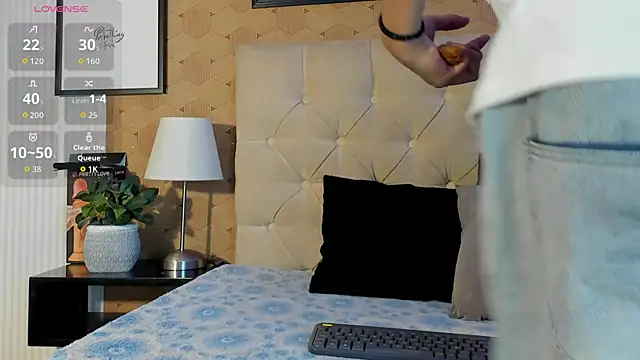 kairox  online show from May 17, 3:04 am