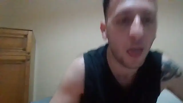 Snapshot of VincentZe99 chatting on June 20, 8:44 pm VincentZe99 online show from June 20, 8:44 pm