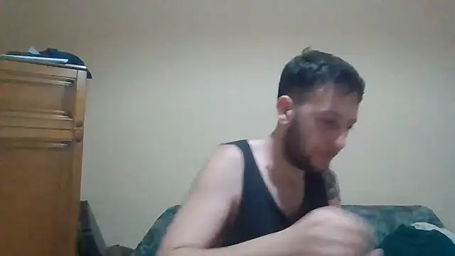 Snapshot of VincentZe99 chatting on July 8, 10:58 pm VincentZe99 online show from July 8, 10:58 pm