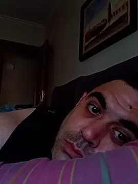 Snapshot of Rogi89 chatting on June 12, 4:50 pm Rogi89 online show from June 12, 4:50 pm