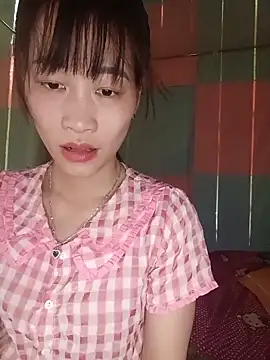 Snapshot of Logii_x chatting on May 20, 3:56 am Logii x online show from May 20, 3:56 am