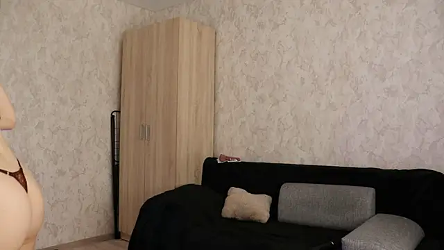 moanelysa online show from July 13, 8:17 am