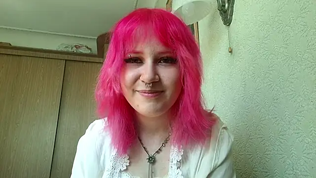 Snapshot of KamiBleich chatting on May 18, 8:09 am KamiBleich online show from May 18, 8:09 am