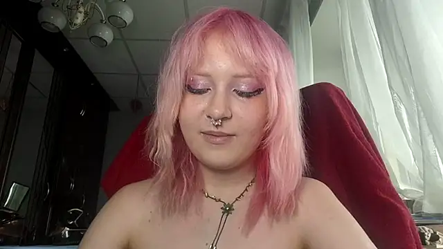 Snapshot of KamiBleich chatting on May 24, 8:41 am KamiBleich online show from May 24, 8:41 am