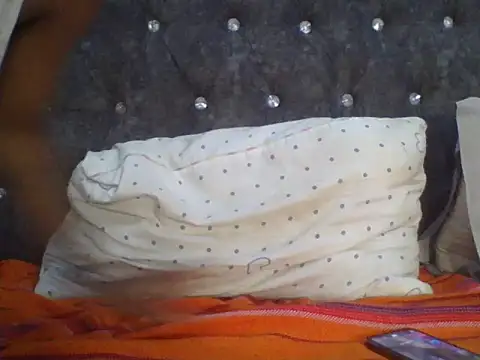 bebeyuu online show from May 20, 6:36 pm