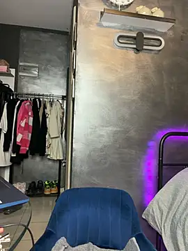 Snapshot of SelenaRhoades chatting on May 28, 8:06 pm SelenaRhoades online show from May 28, 8:06 pm