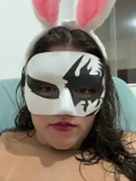 Snapshot of cherrybr01 chatting on June 7, 1:32 am cherrybr01 online show from June 7, 1:32 am
