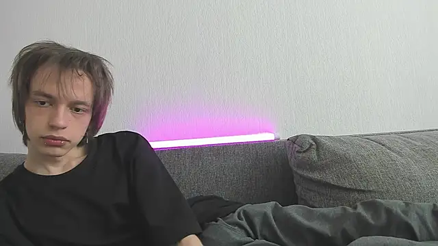 Snapshot of Nolan_Sagee chatting on May 19, 6:42 am Nolan Sagee online show from May 19, 6:42 am