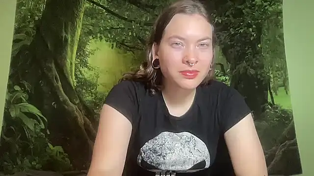 Snapshot of mo0ngoddess chatting on July 2, 3:23 am mo0ngoddess online show from July 2, 3:23 am