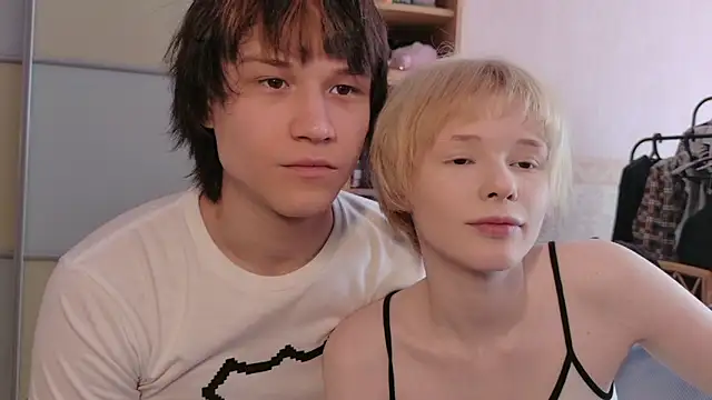 Snapshot of Misska_kek chatting on May 22, 12:11 pm Misska kek online show from May 22, 12:11 pm