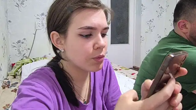 Snapshot of maria_and_leo chatting on May 13, 6:05 pm maria and leo online show from May 13, 6:05 pm