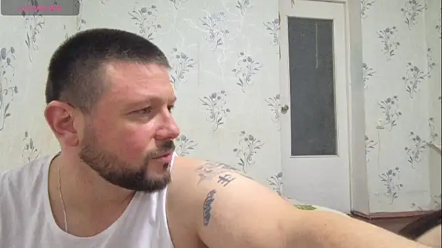 Snapshot of maria_and_leo chatting on May 25, 8:37 pm maria and leo online show from May 25, 8:37 pm