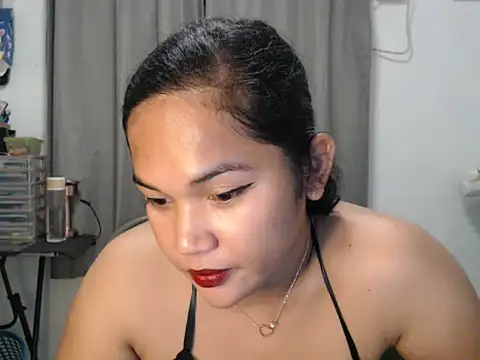 Snapshot of sassymaxinex chatting on May 17, 2:20 am sassymaxinex online show from May 17, 2:20 am