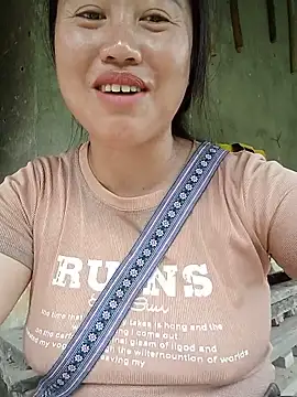 Snapshot of auro99 chatting on July 17, 8:32 am auro99 online show from July 17, 8:32 am