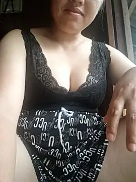 Snapshot of auro99 chatting on August 4, 9:12 am auro99 online show from August 4, 9:12 am