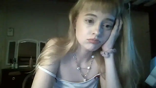 Snapshot of blubunny222 chatting on May 29, 11:52 am blubunny222 online show from May 29, 11:52 am