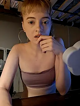 Snapshot of blubunny222 chatting on May 30, 8:39 pm blubunny222 online show from May 30, 8:39 pm