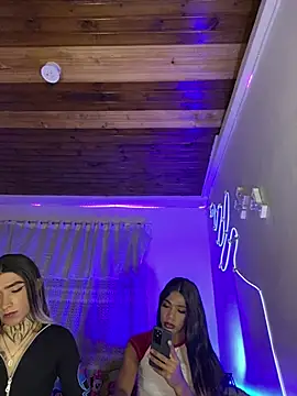 Snapshot of violeta_E_ chatting on July 7, 7:23 am violeta E online show from July 7, 7:23 am