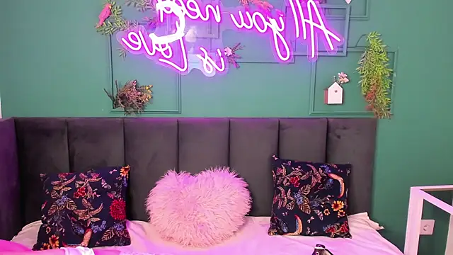 Snapshot of Angel_Fleur chatting on May 23, 1:33 am Angel Fleur online show from May 23, 1:33 am