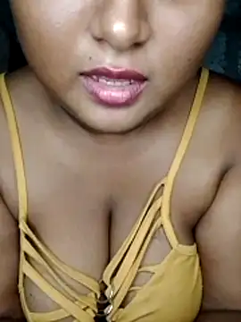 Snapshot of Rishwana77 chatting on May 14, 11:22 pm Rishwana77 online show from May 14, 11:22 pm
