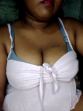 Snapshot of Rishwana77 chatting on May 22, 6:35 pm Rishwana77 online show from May 22, 6:35 pm