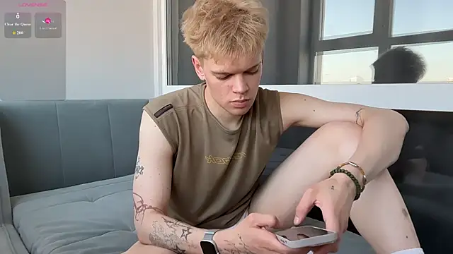 Snapshot of kevin_jess chatting on May 24, 2:00 pm kevin jess online show from May 24, 2:00 pm