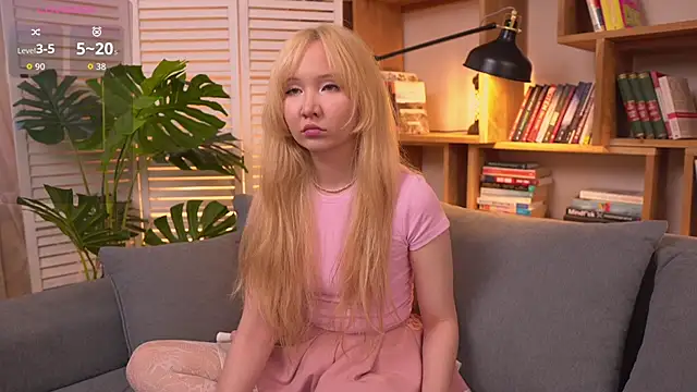 Miku Takashima online show from May 20, 11:16 am