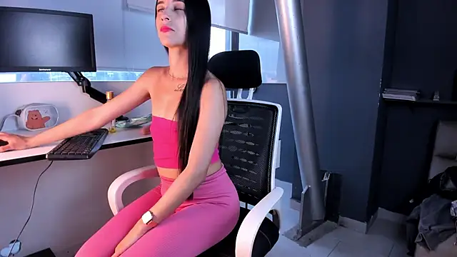 Snapshot of Nathy_Gloww chatting on May 21, 11:50 am Nathy Gloww online show from May 21, 11:50 am