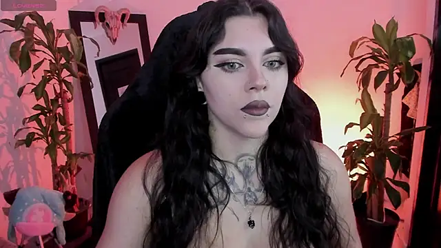 Snapshot of MissCharlottte_18 chatting on May 15, 3:02 am MissCharlottte 18 online show from May 15, 3:02 am