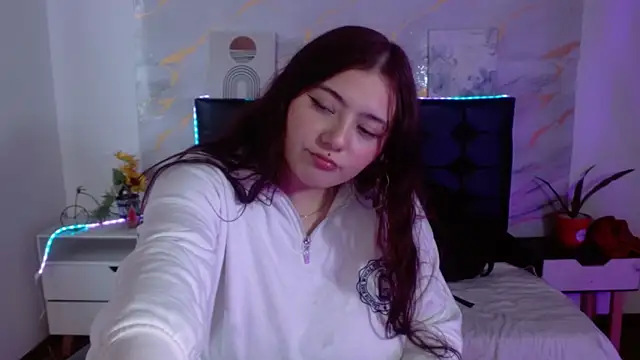 Snapshot of Lizeth_bigboob chatting on May 14, 12:23 pm Lizeth bigboob online show from May 14, 12:23 pm