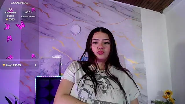 Snapshot of Lizeth_bigboob chatting on May 28, 7:55 pm Lizeth bigboob online show from May 28, 7:55 pm