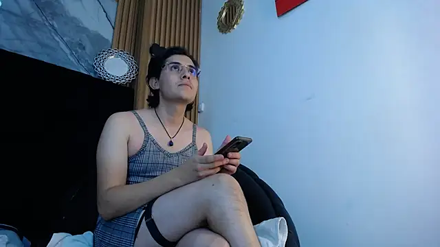 Snapshot of Axel_Montes chatting on May 27, 3:25 am Axel Montes online show from May 27, 3:25 am