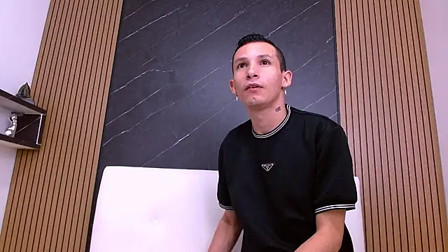 Isak Berekoa online show from May 21, 2:51 am