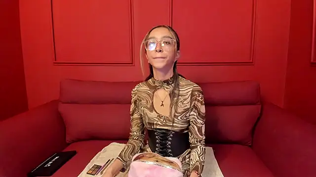 HannaCarttier  online show from May 27, 12:24 pm