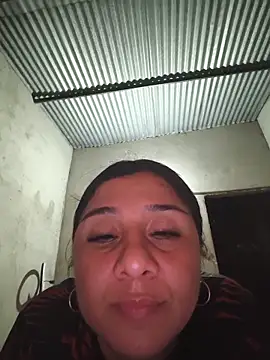 Snapshot of noemy-25 chatting on May 30, 8:11 am noemy-25 online show from May 30, 8:11 am