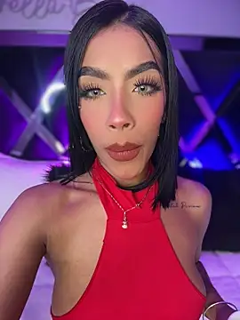 Snapshot of FiorellaBossh_ chatting on May 29, 10:30 pm FiorellaBossh online show from May 29, 10:30 pm